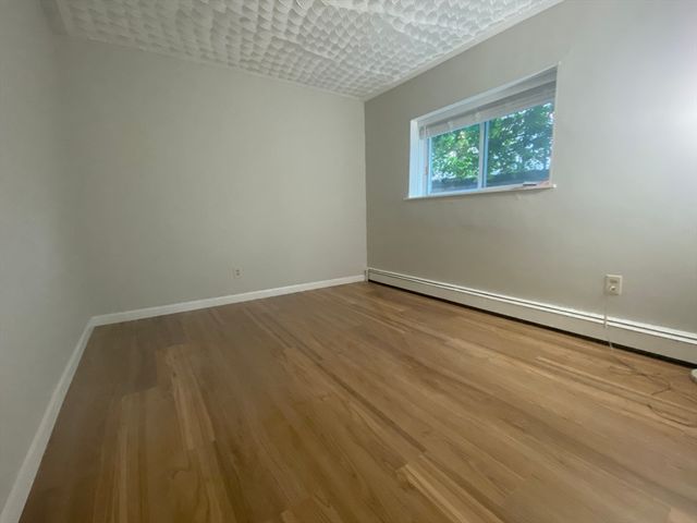 1409 River St 7, Boston, MA 02136