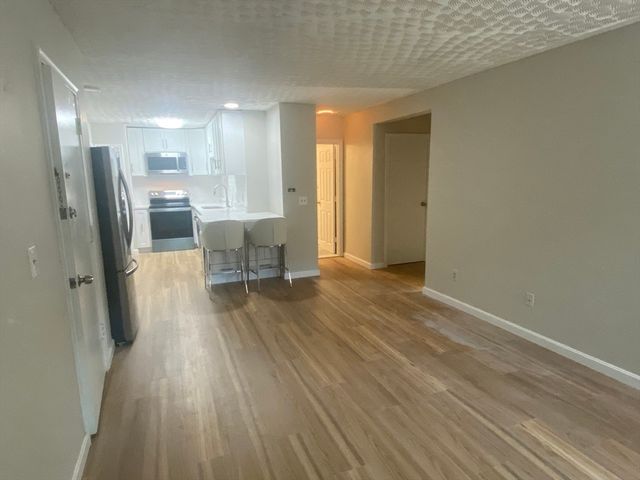1409 River St 7, Boston, MA 02136