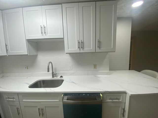 1409 River St 7, Boston, MA 02136