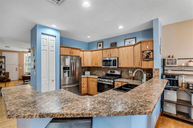 126 Spruce St, Boynton Beach, FL 33426