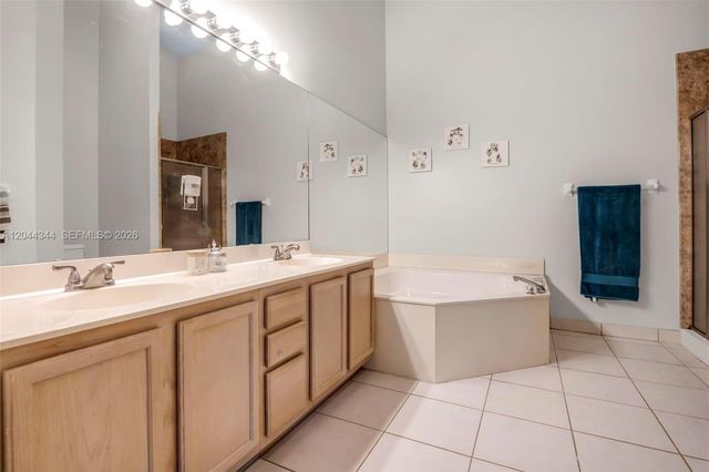 126 Spruce St, Boynton Beach, FL 33426