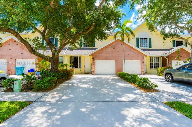 126 Spruce St, Boynton Beach, FL 33426