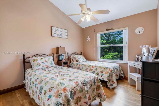 126 Spruce St, Boynton Beach, FL 33426