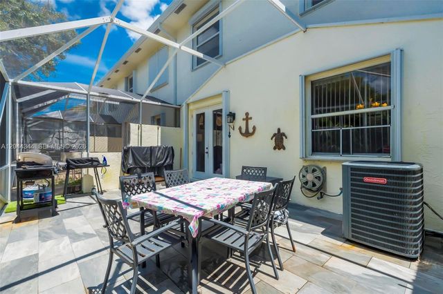 126 Spruce St, Boynton Beach, FL 33426