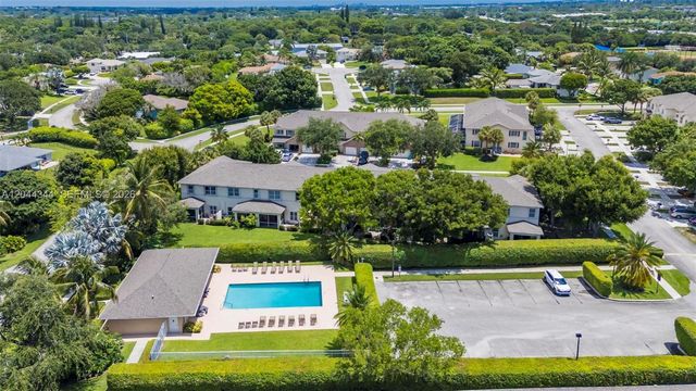 126 Spruce St, Boynton Beach, FL 33426