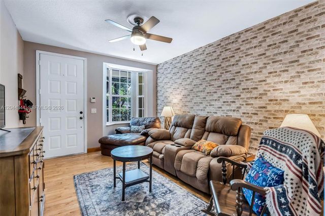 126 Spruce St, Boynton Beach, FL 33426
