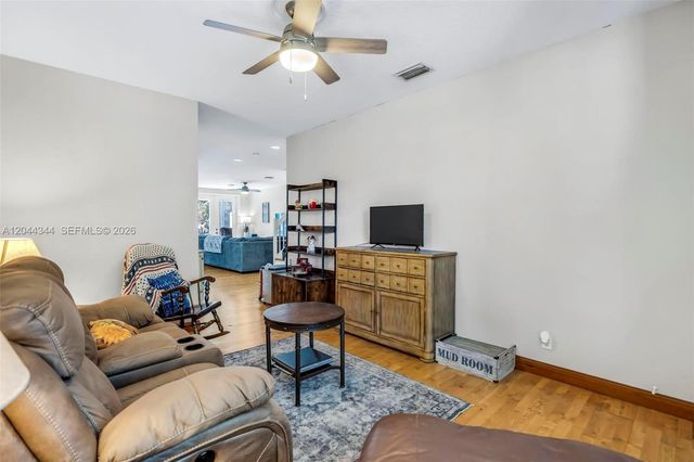 126 Spruce St, Boynton Beach, FL 33426