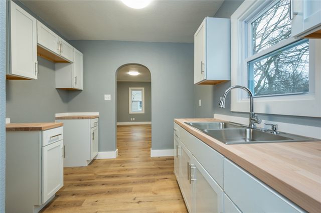 2609 Adams Avenue, Des Moines, IA 50310