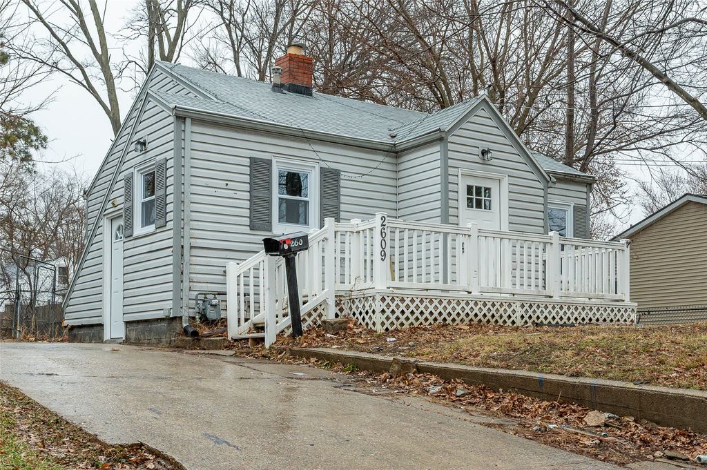 2609 Adams Avenue, Des Moines, IA 50310