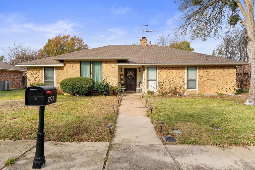 1924 Ruidoso Run, Lewisville, TX 75077