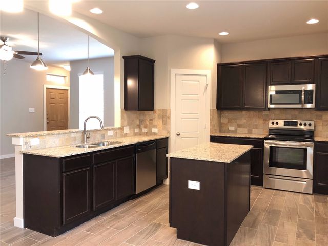 1023 Skyview Court, Midlothian, TX 76065