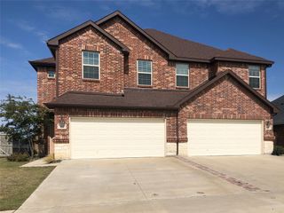 1023 Skyview Court, Midlothian, TX 76065