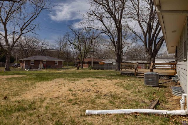 2949 SW Medford AVE, Topeka, KS 66611