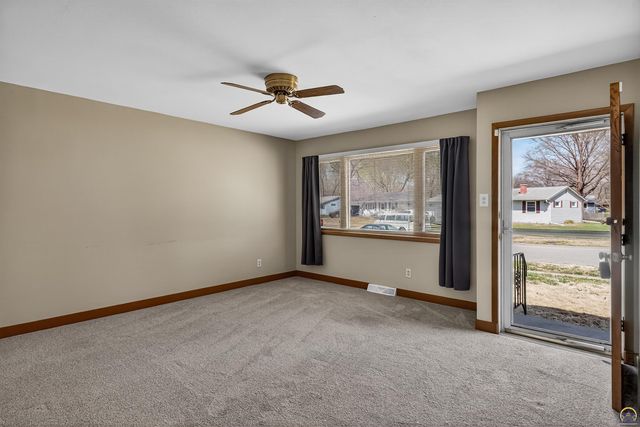 2949 SW Medford AVE, Topeka, KS 66611