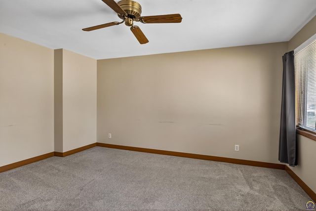 2949 SW Medford AVE, Topeka, KS 66611