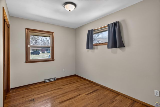 2949 SW Medford AVE, Topeka, KS 66611