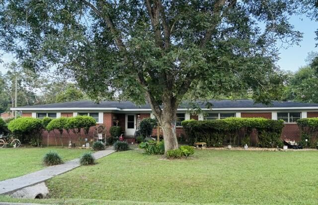 606 5th Avenue, Ashford, AL 36312