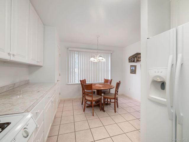 2 Windsor Circle, New City, NY 10956