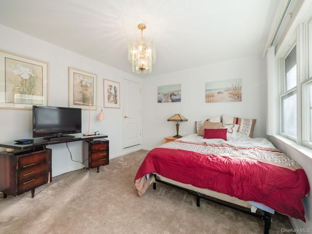 2 Windsor Circle, New City, NY 10956