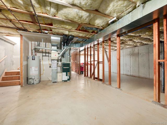 2 Windsor Circle, New City, NY 10956