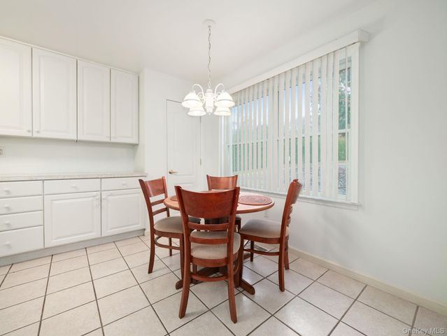 2 Windsor Circle, New City, NY 10956