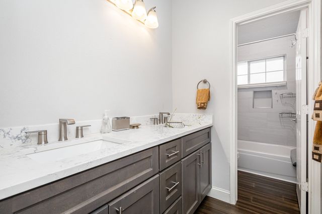 544 Saddle Head Drive, Desoto, TX 75115