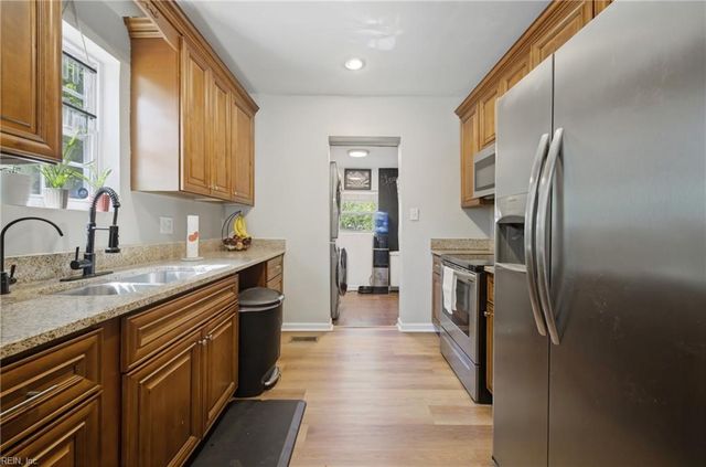 239 Locust AVE, Hampton, VA 23661