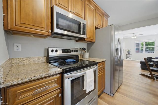 239 Locust AVE, Hampton, VA 23661