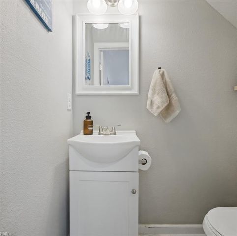 239 Locust AVE, Hampton, VA 23661