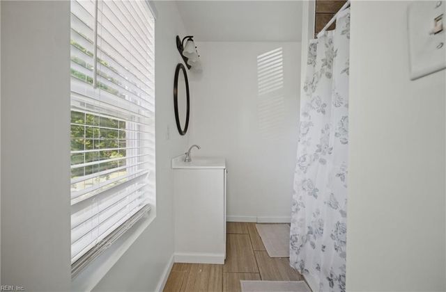 239 Locust AVE, Hampton, VA 23661