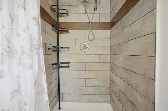 239 Locust AVE, Hampton, VA 23661