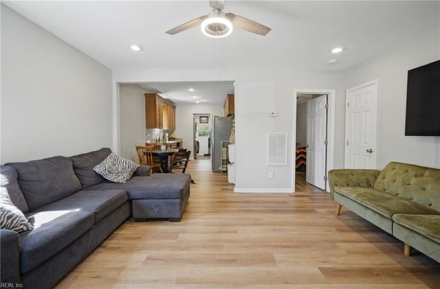 239 Locust AVE, Hampton, VA 23661