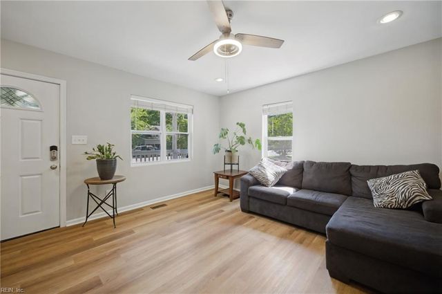 239 Locust AVE, Hampton, VA 23661
