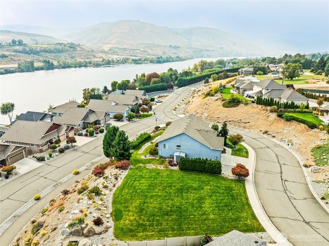 2840 Akamai Way, East Wenatchee, WA 98802