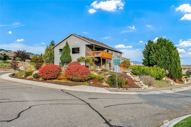2840 Akamai Way, East Wenatchee, WA 98802