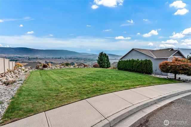 2840 Akamai Way, East Wenatchee, WA 98802