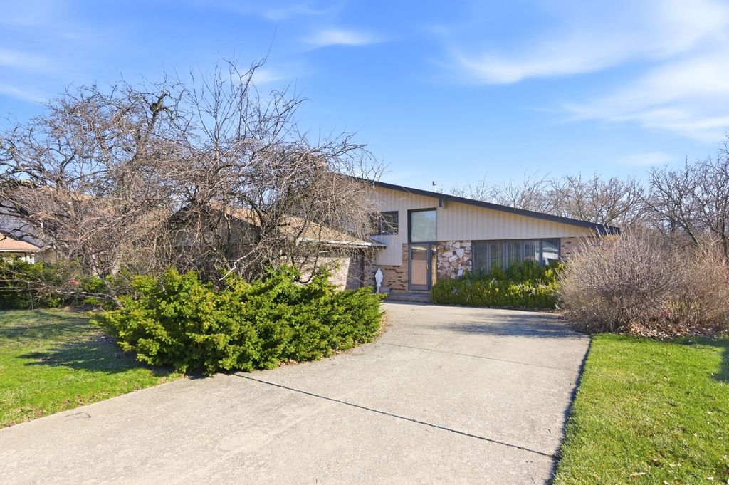 13817 Secretariat Lane, Orland Park, IL 60467