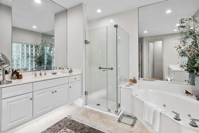 3 Bermuda Lake Drive, Palm Beach Gardens, FL 33418