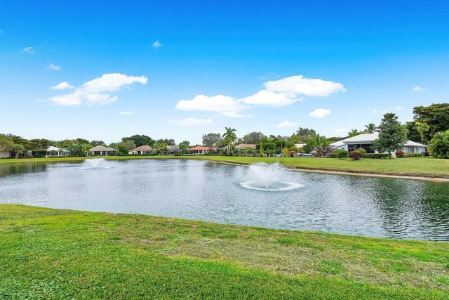 3 Bermuda Lake Drive, Palm Beach Gardens, FL 33418
