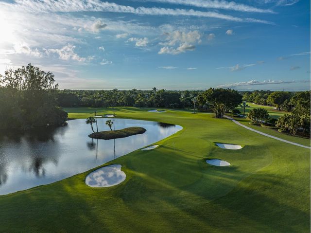 3 Bermuda Lake Drive, Palm Beach Gardens, FL 33418