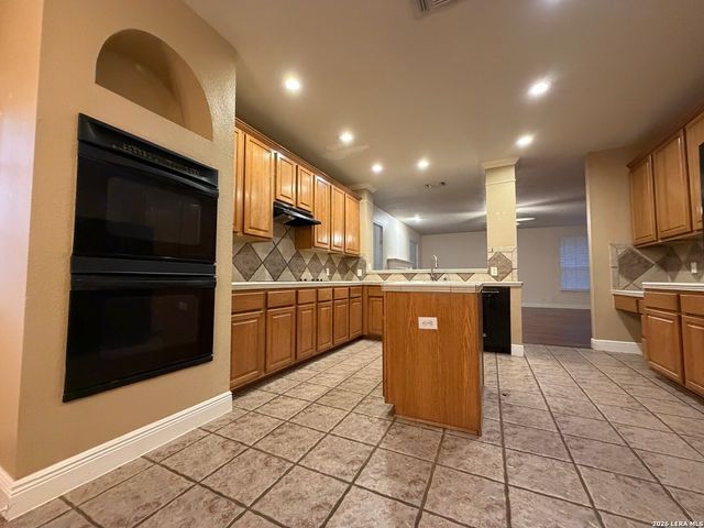 3419 WINDY RIDGE CT, San Antonio, TX 78259