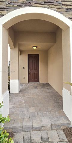 525 SE 34th Ter, Homestead, FL 33033