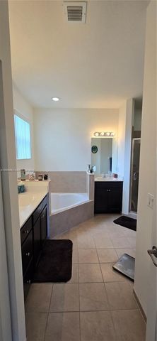 525 SE 34th Ter, Homestead, FL 33033