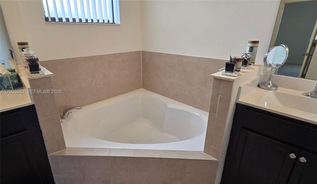 525 SE 34th Ter, Homestead, FL 33033