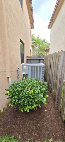 525 SE 34th Ter, Homestead, FL 33033