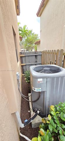 525 SE 34th Ter, Homestead, FL 33033