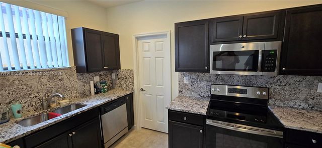 525 SE 34th Ter, Homestead, FL 33033