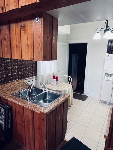 2618 Lincoln Way West Avenue, South Bend, IN 46628