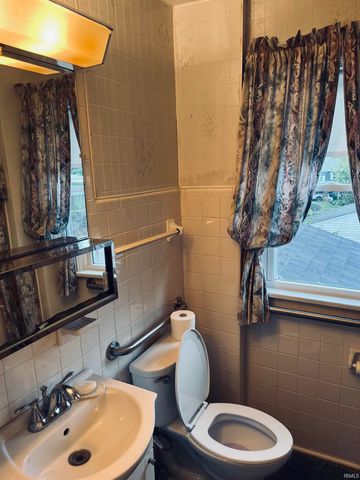 2618 Lincoln Way West Avenue, South Bend, IN 46628