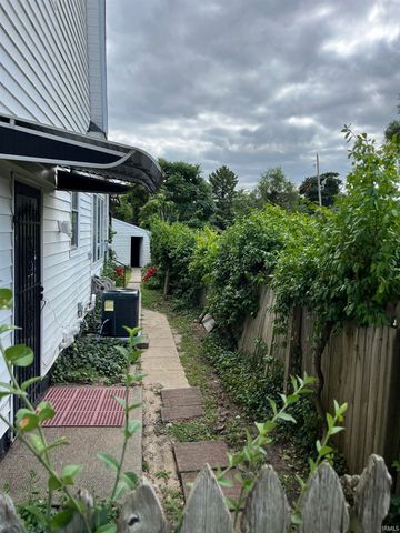 2618 Lincoln Way West Avenue, South Bend, IN 46628